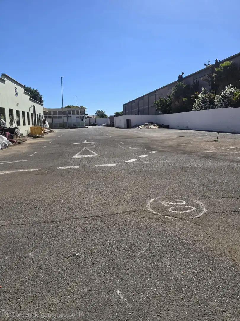 Parkplatz von Fabrikhallen zur Miete in Vega Lagunera