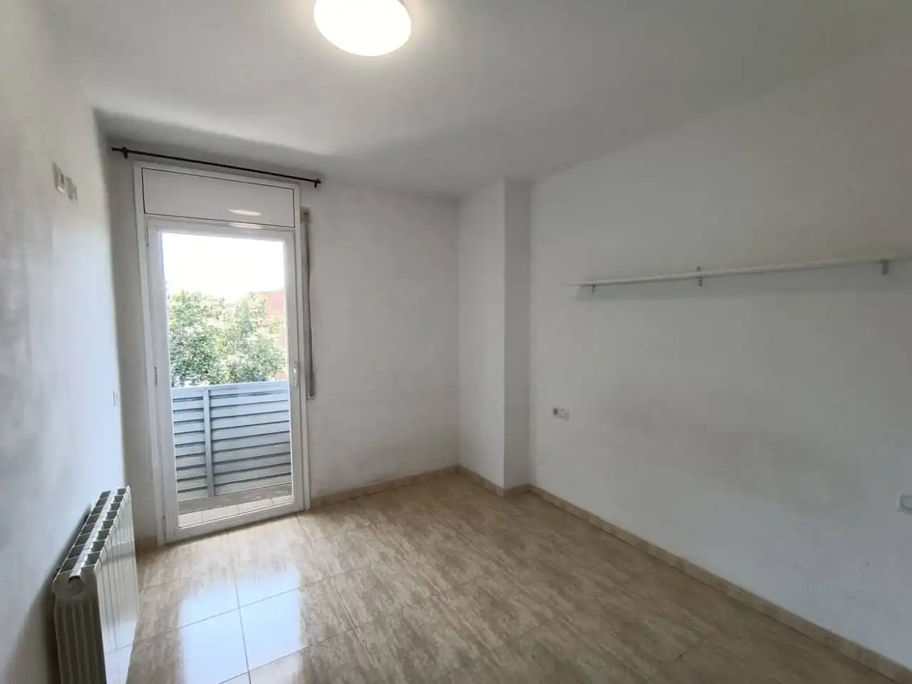 Habitación de Ático de alquiler en Girona con Calefacción, Balcón y Piscina comunitaria