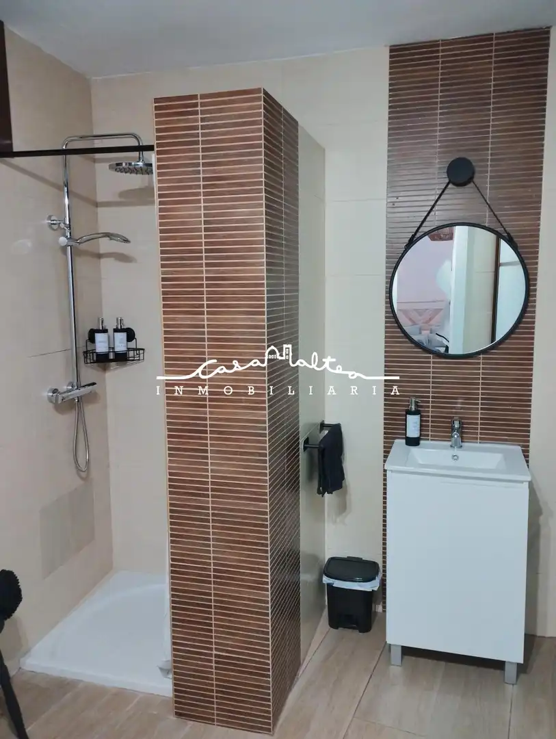 Baño de Estudio de alquiler en Altea con Aire acondicionado, Calefacción y Amueblado