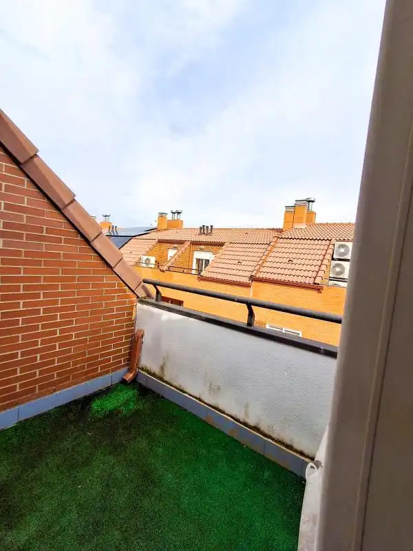 Terrassa de Casa adosada en venda en Alcalá de Henares amb Aire condicionat, Calefacció i Jardí privat