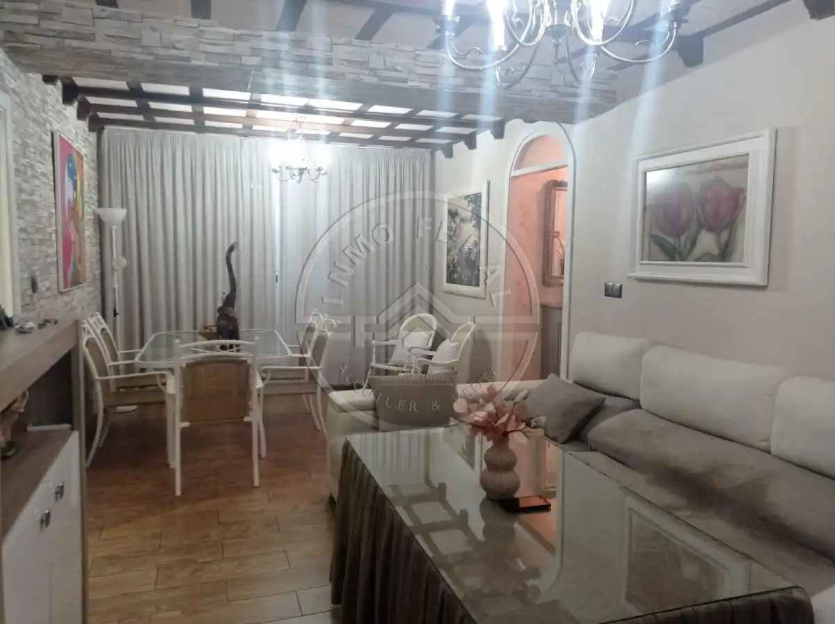 Sala d'estar de Pis en venda en Écija amb Aire condicionat, Calefacció i Balcó