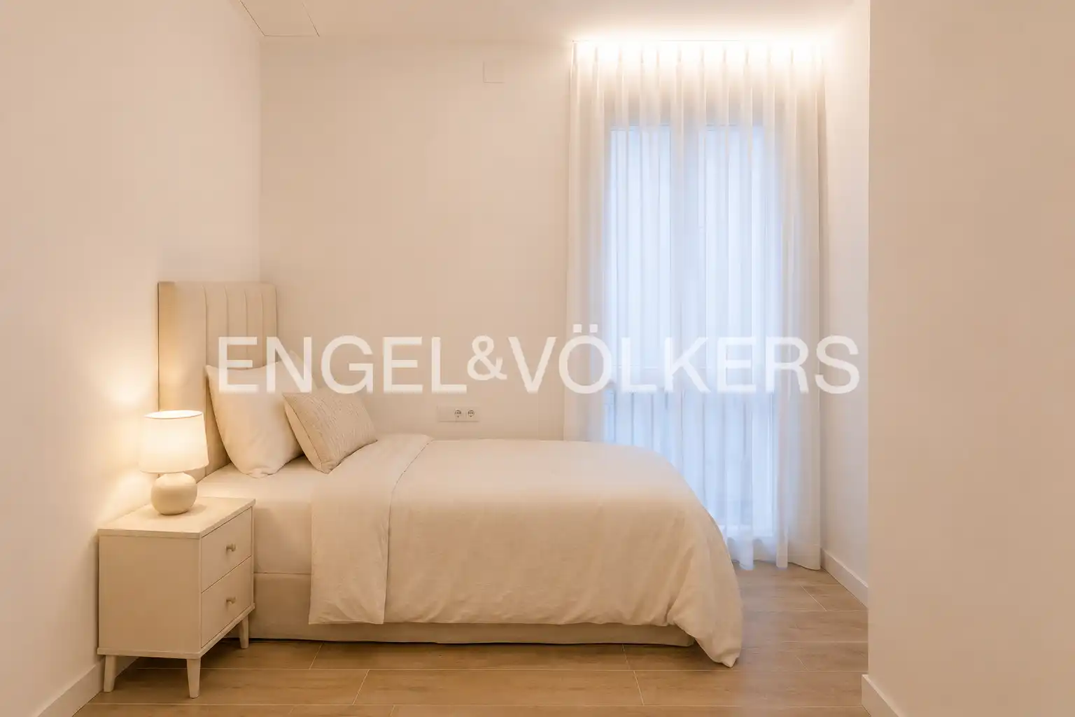 Bedroom of Flat for sale in Madrid  with Air Conditioner and Heating