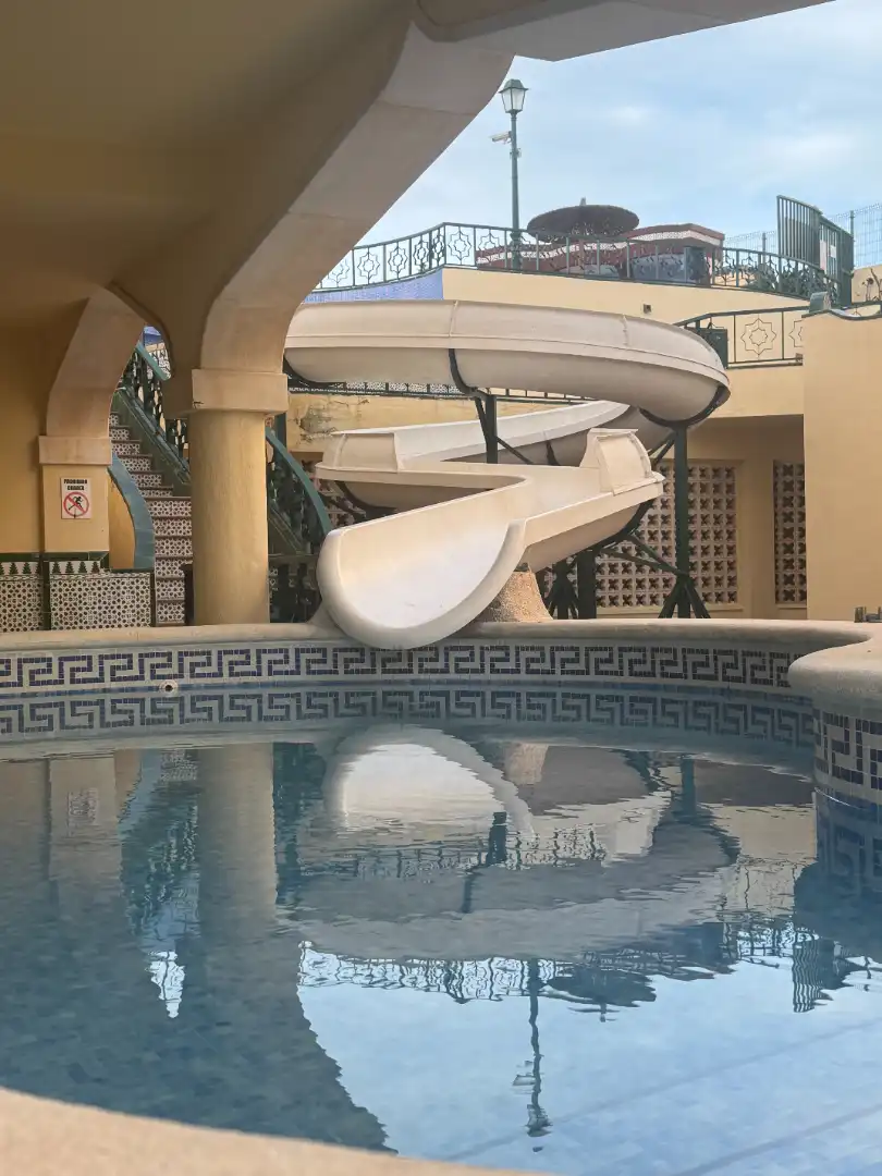 Piscina de Pis en venda en Santa Pola amb Aire condicionat, Calefacció i Jardí privat