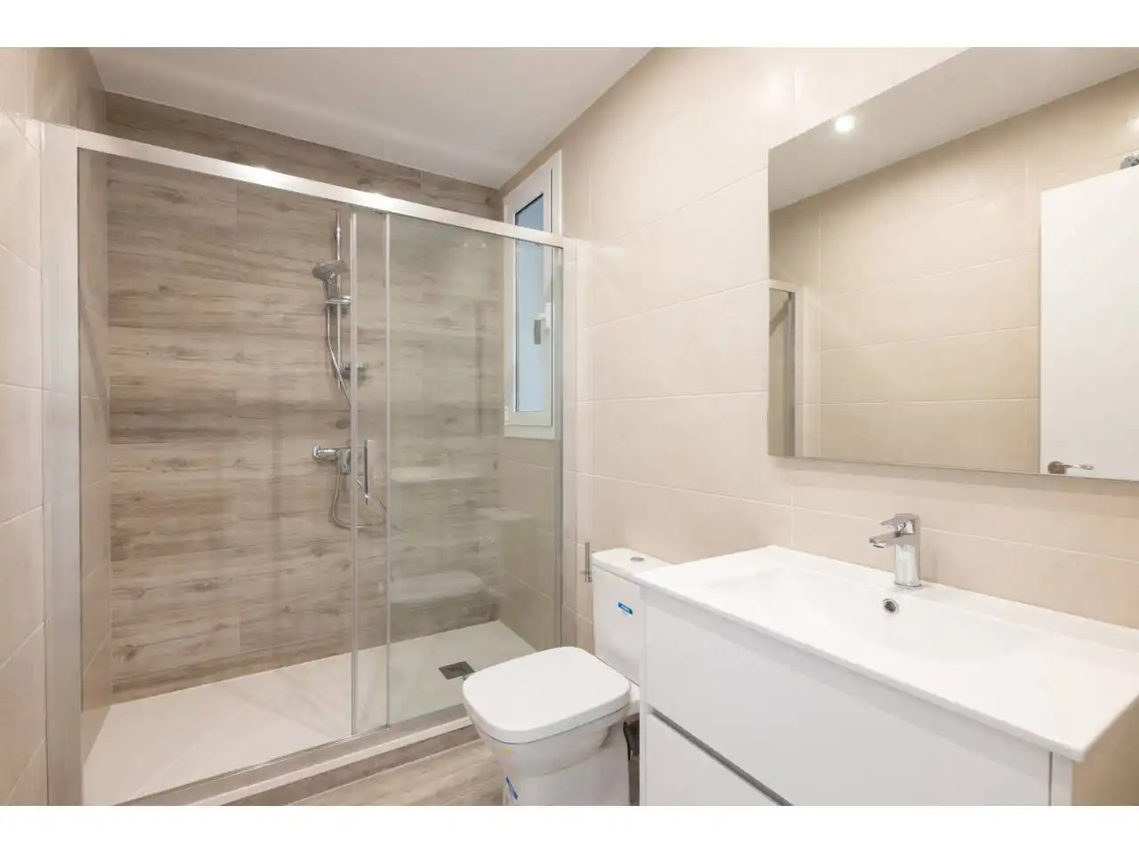 Baño de Piso en venta en Barcelona con Terraza