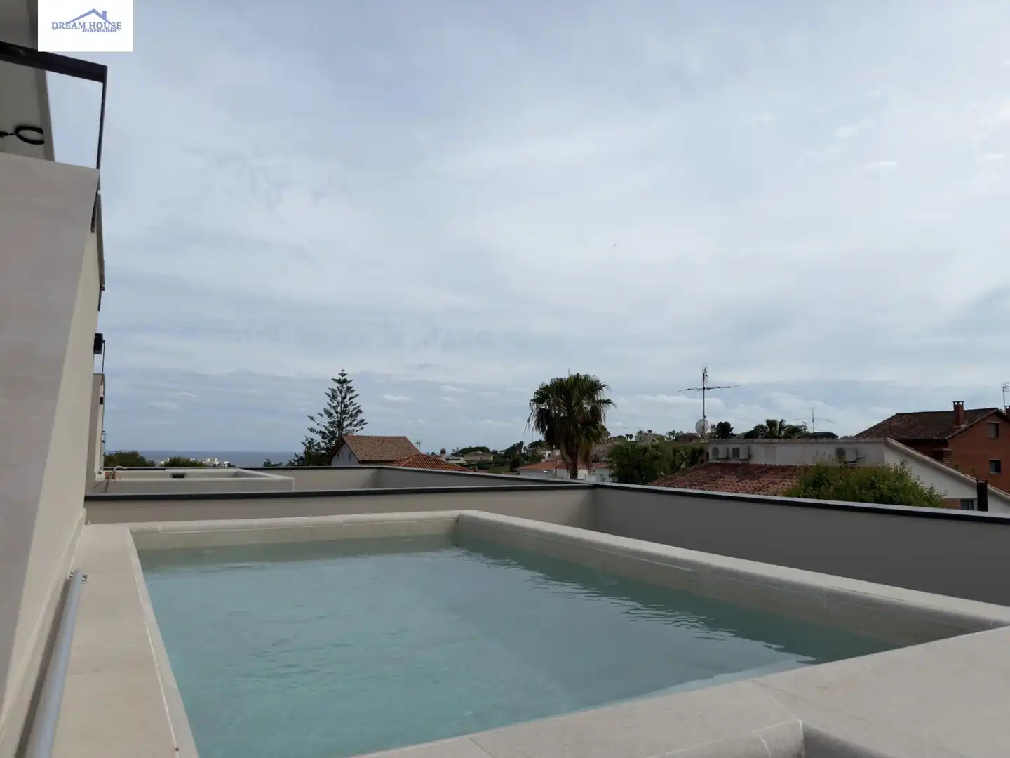 Piscina de Àtic en venda en Alella amb Aire condicionat, Calefacció i Terrassa