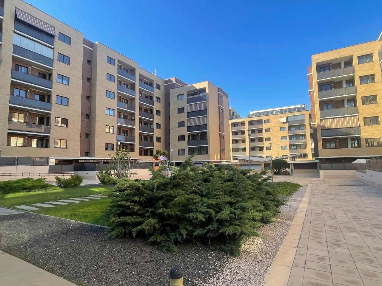 Exterior view of Flat for sale in  Zaragoza Capital  with Air Conditioner, Heating and Parquet flooring