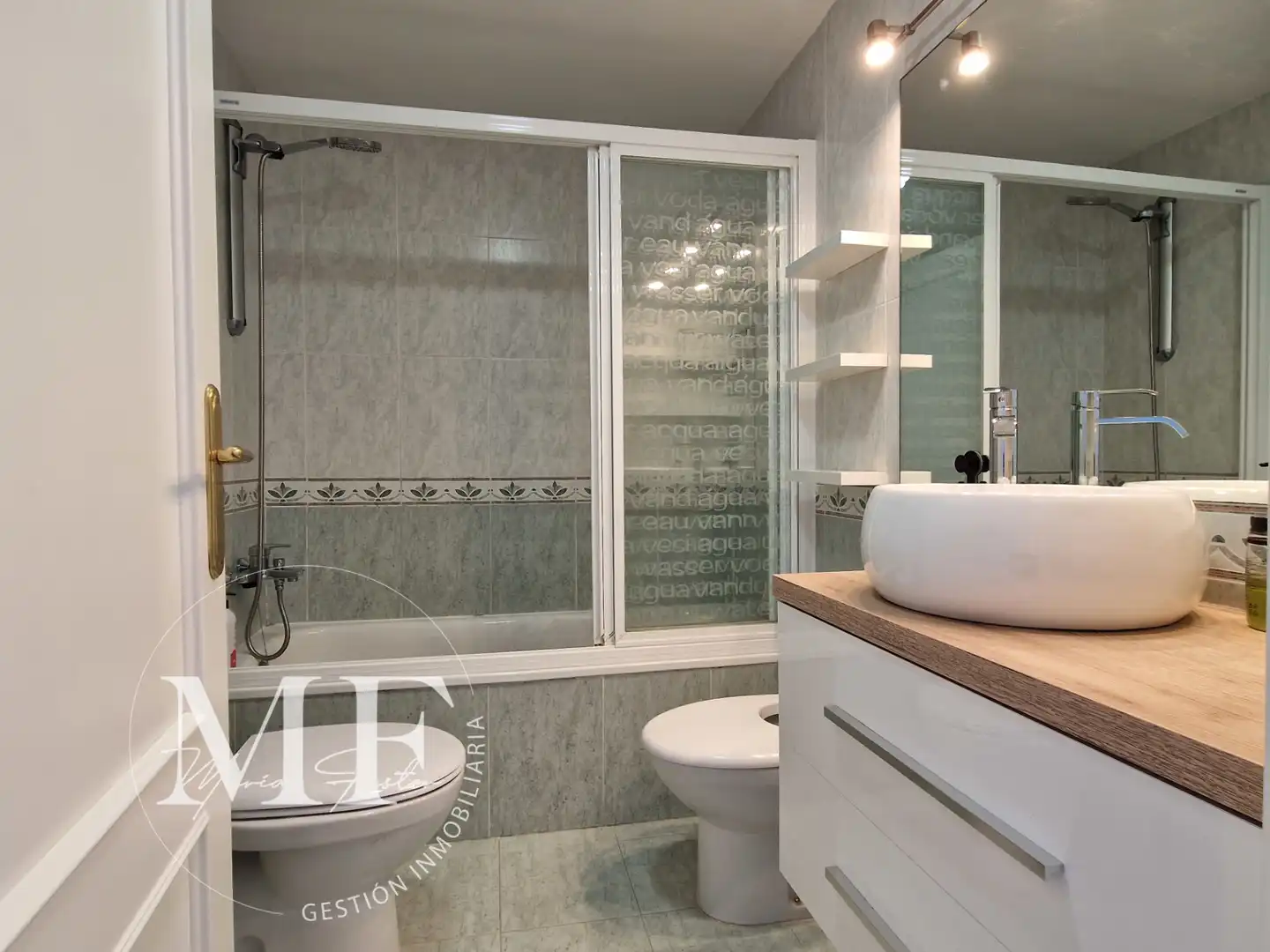 Badezimmer von Wohnung zum Verkauf in Alicante / Alacant mit Klimaanlage, Heizung und Terrasse