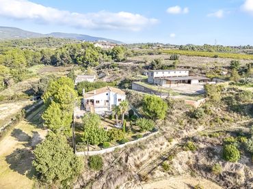 Casa rústica en venda a Font-rubí