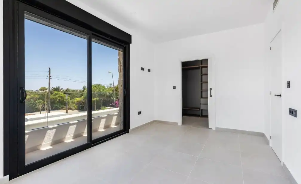 Houses for sale in Torrevieja  with Air Conditioner, Private garden and Terrace