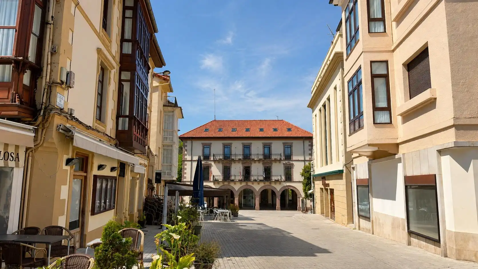 Vista exterior de Piso en venta en Comillas (Cantabria) con Calefacción
