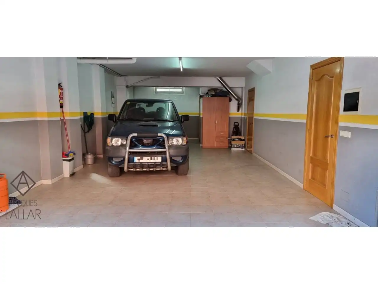 Parking de Casa adosada en venta en Granollers con Calefacción, Jardín privado y Terraza
