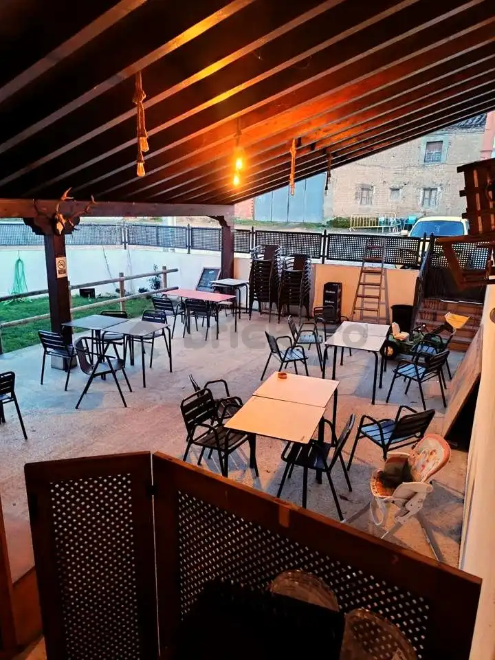 Terraza de Local en venta en Tardelcuende con Aire acondicionado