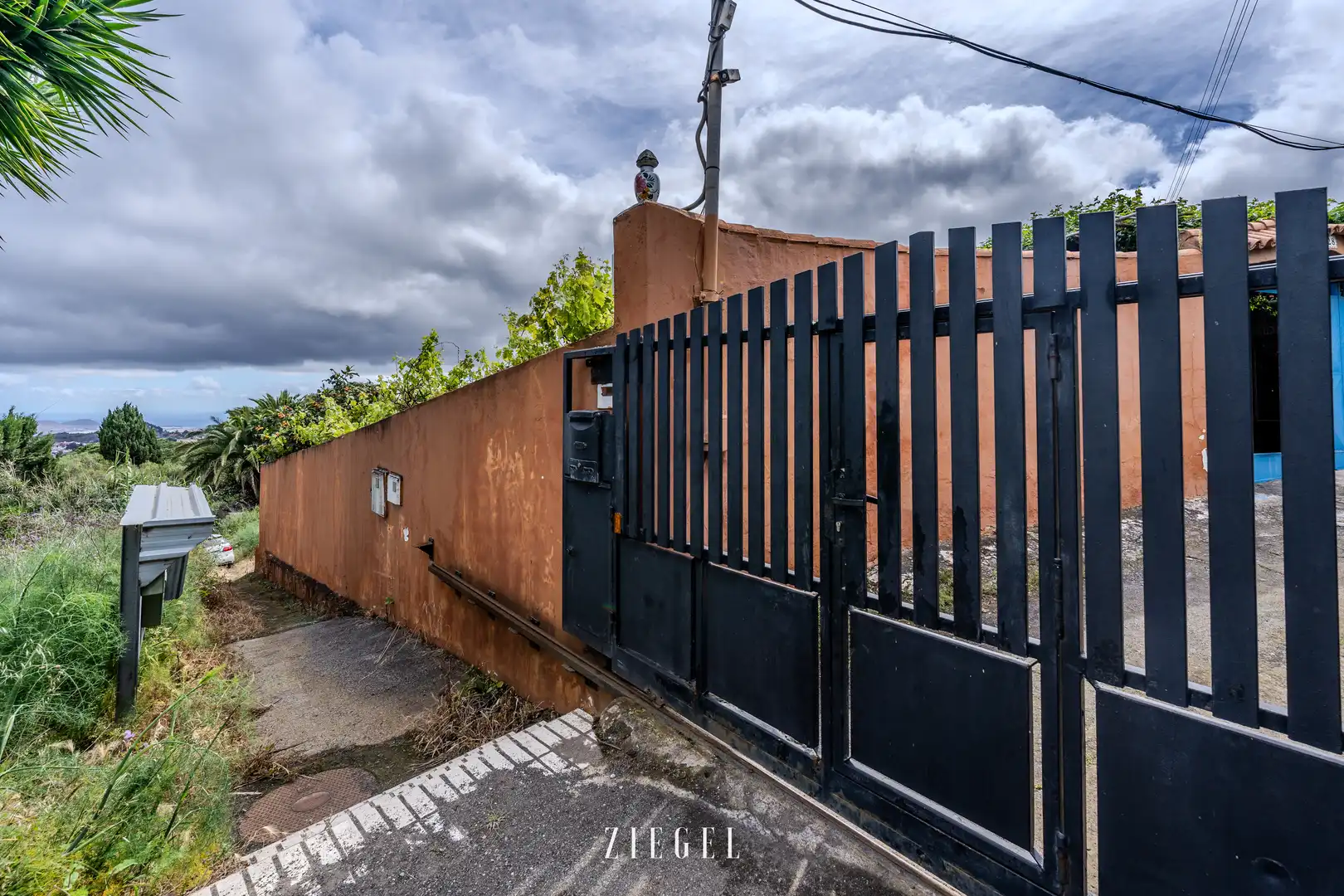 Vista exterior de Casa o xalet en venda en Santa Brígida amb Jardí privat, Terrassa i Balcó