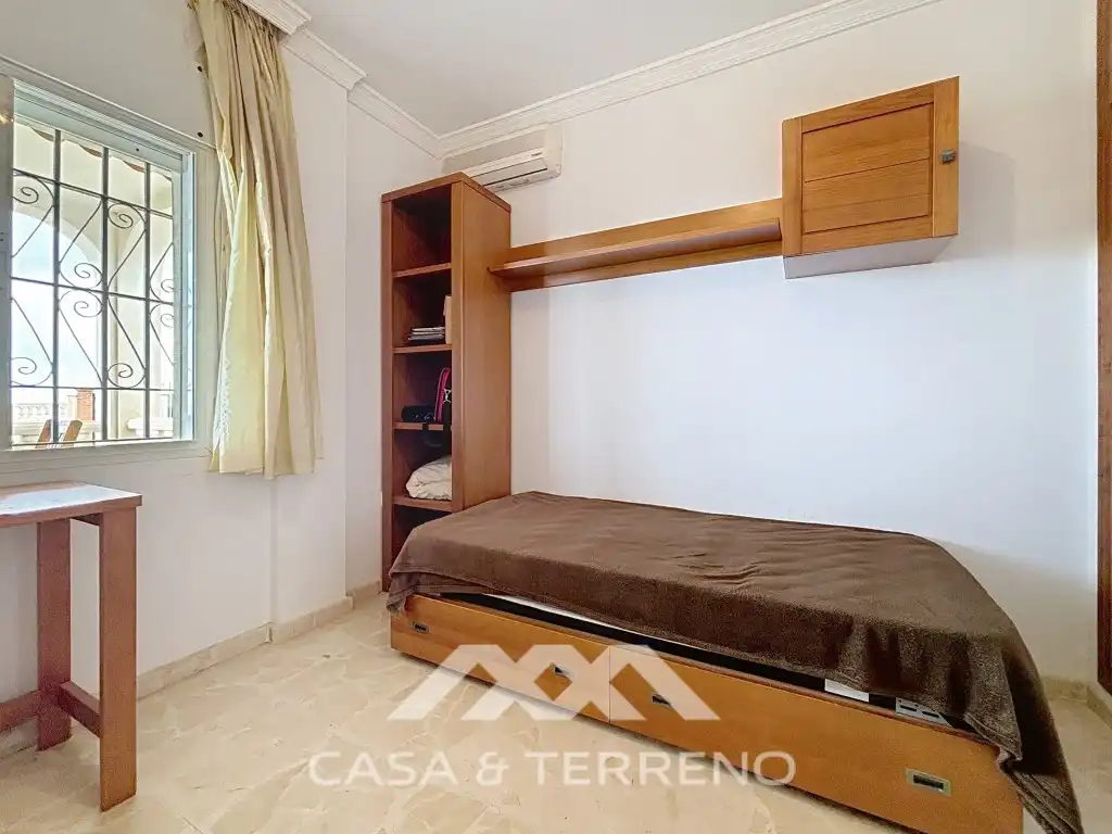 Habitación de Casa o chalet en venta en Vélez-Málaga con Aire acondicionado, Jardín privado y Terraza