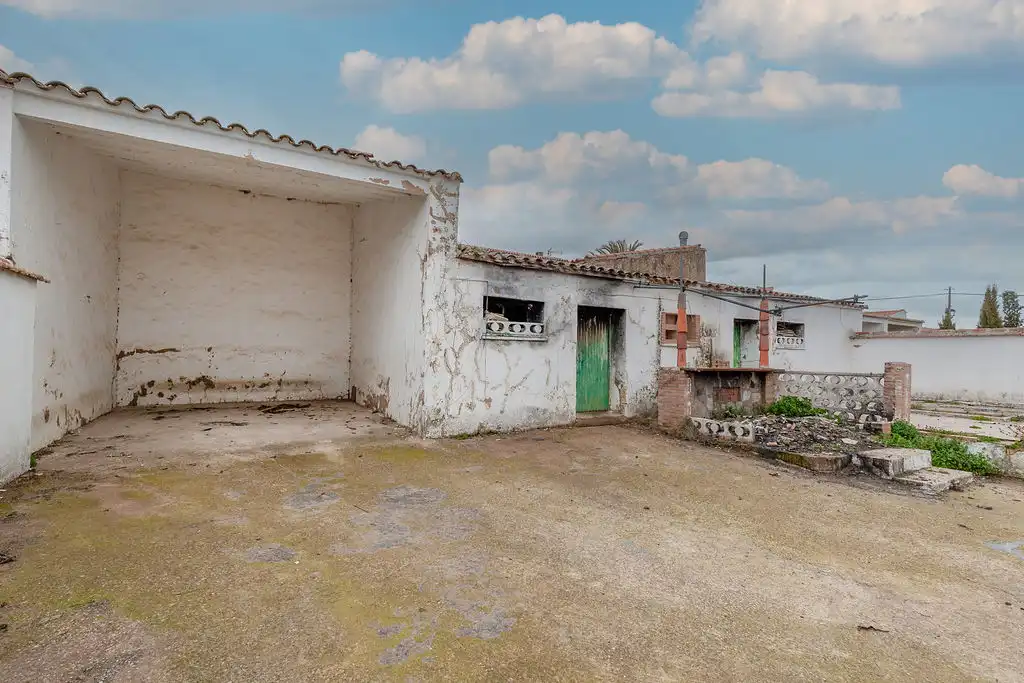 Vista exterior de Casa adosada en venda en Alcoba amb Aire condicionat