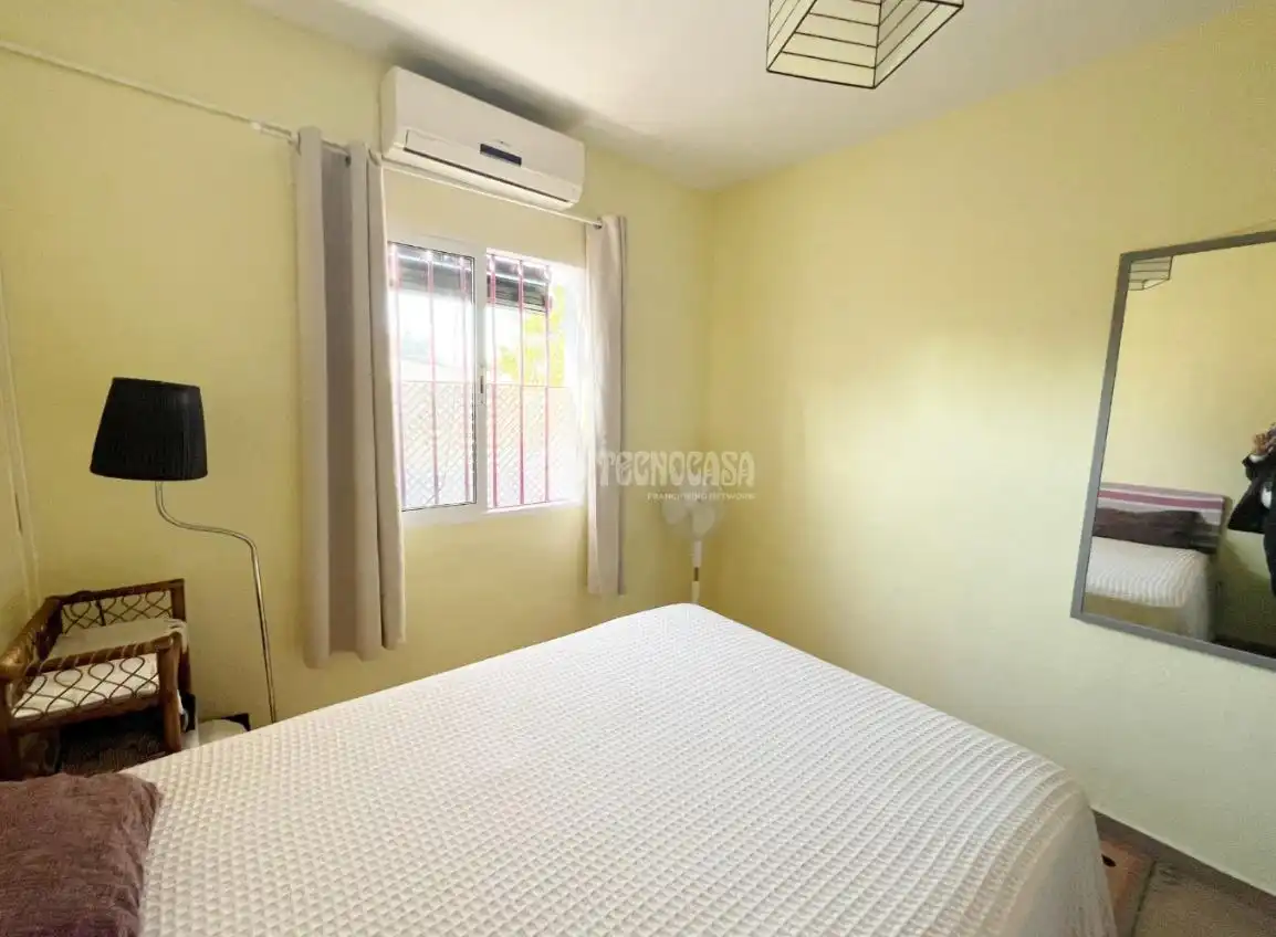 Habitación de Finca rústica en venta en Pilas con Aire acondicionado y Calefacción