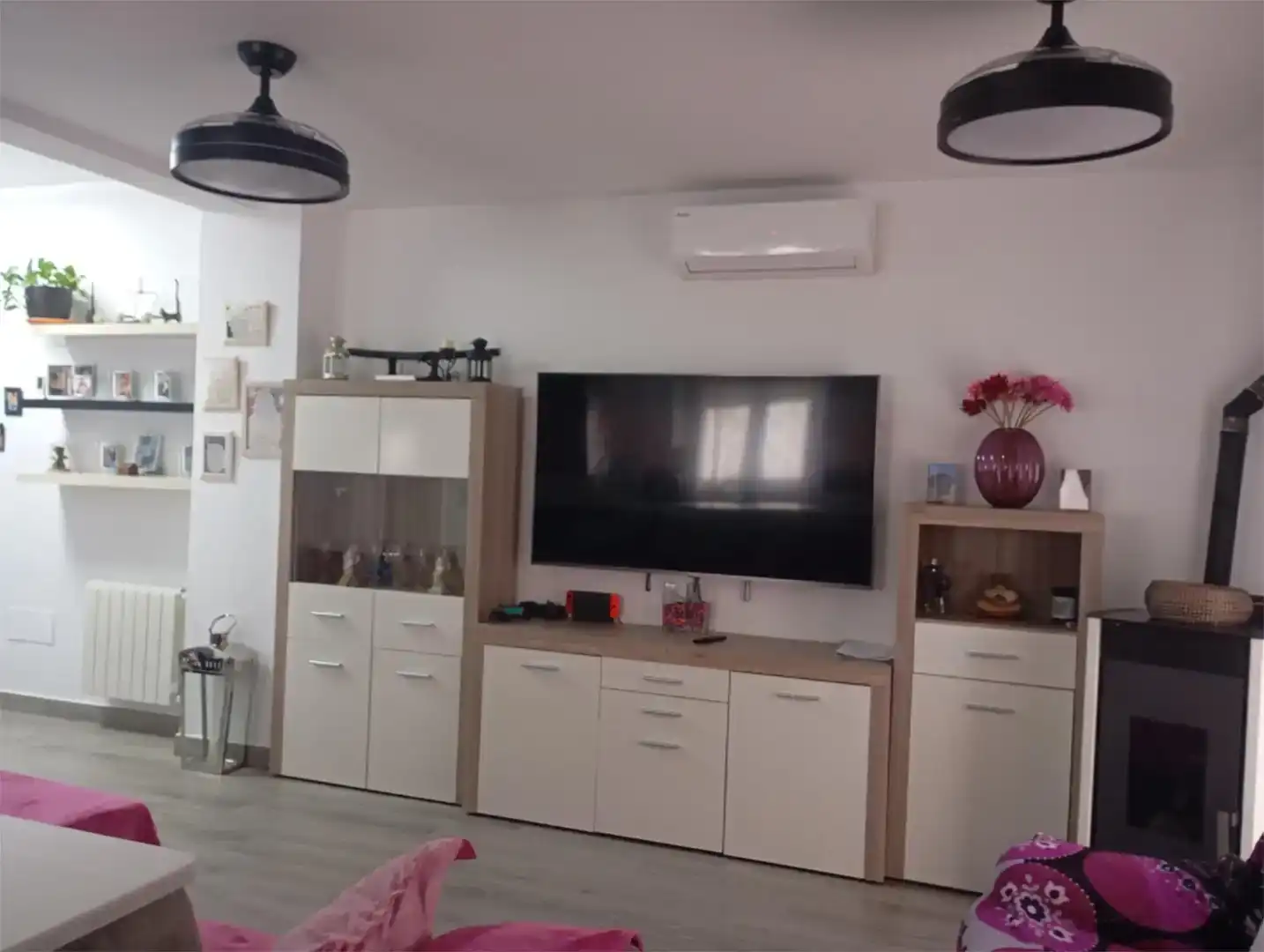 Sala d'estar de Casa adosada en venda en Medellín amb Aire condicionat, Jardí privat i Traster