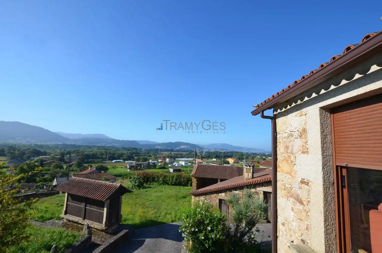 Finca rústica en venta en O Rosal   con Calefacción, Jardín privado y Terraza