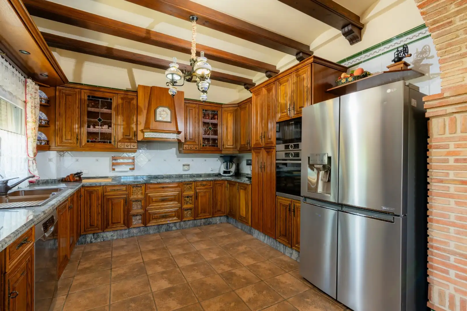 Cocina de Casa o chalet en venta en San Vicente del Raspeig / Sant Vicent del Raspeig con Aire acondicionado, Calefacción y Jardín privado