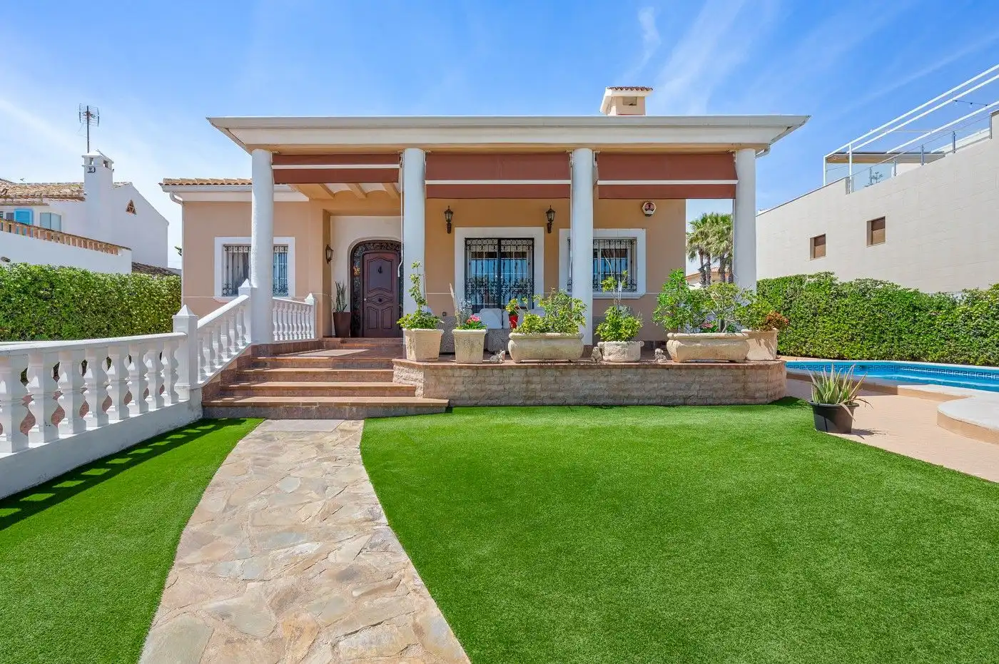 Chalet con piscina en venta en La Mata, imagen 2