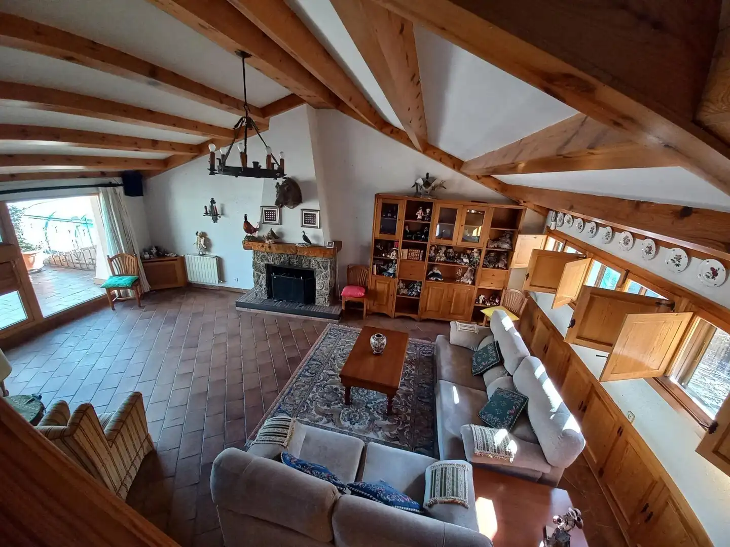 Sala d'estar de Casa o xalet en venda en Torrecaballeros amb Calefacció, Jardí privat i Traster