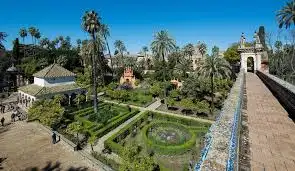Jardí de Edifici en venda en Sevilla
