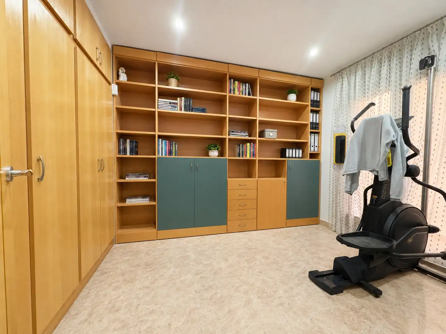 Schlafzimmer von Einfamilien-Reihenhaus zum Verkauf in L'Escala mit Klimaanlage und Terrasse