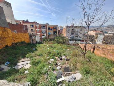 Terreno residencial en venta en Carrer Linares 10