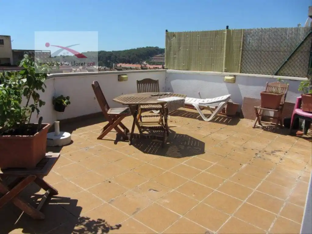 Penthouse with pool for sale in Fenals