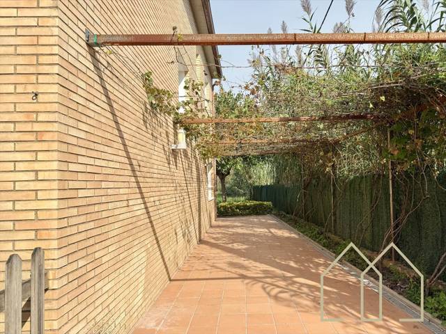 Casa-chalet en Venta en Comerç en Flaçà