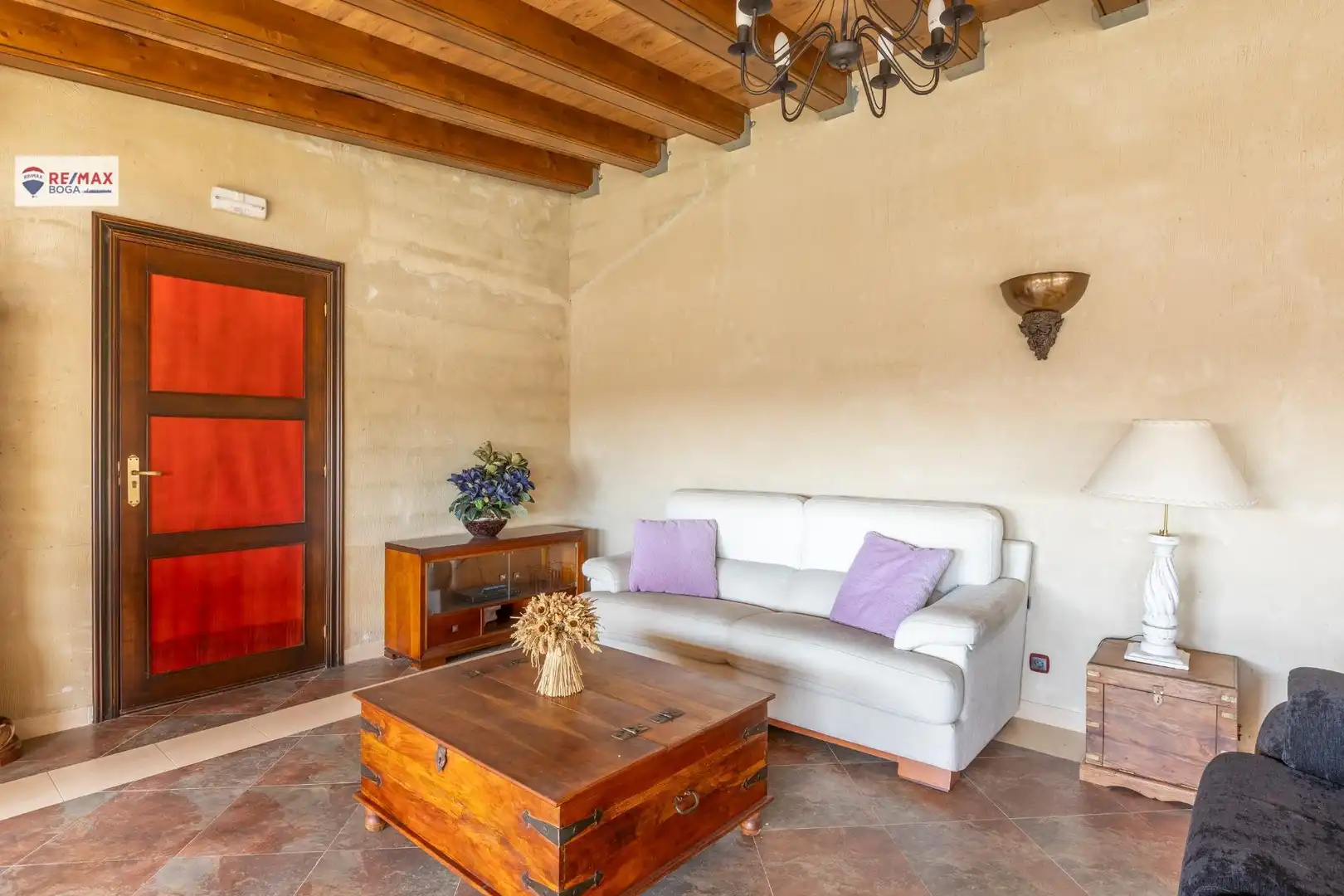 Sala d'estar de Local en venda en Frómista  amb Aire condicionat i Moblat