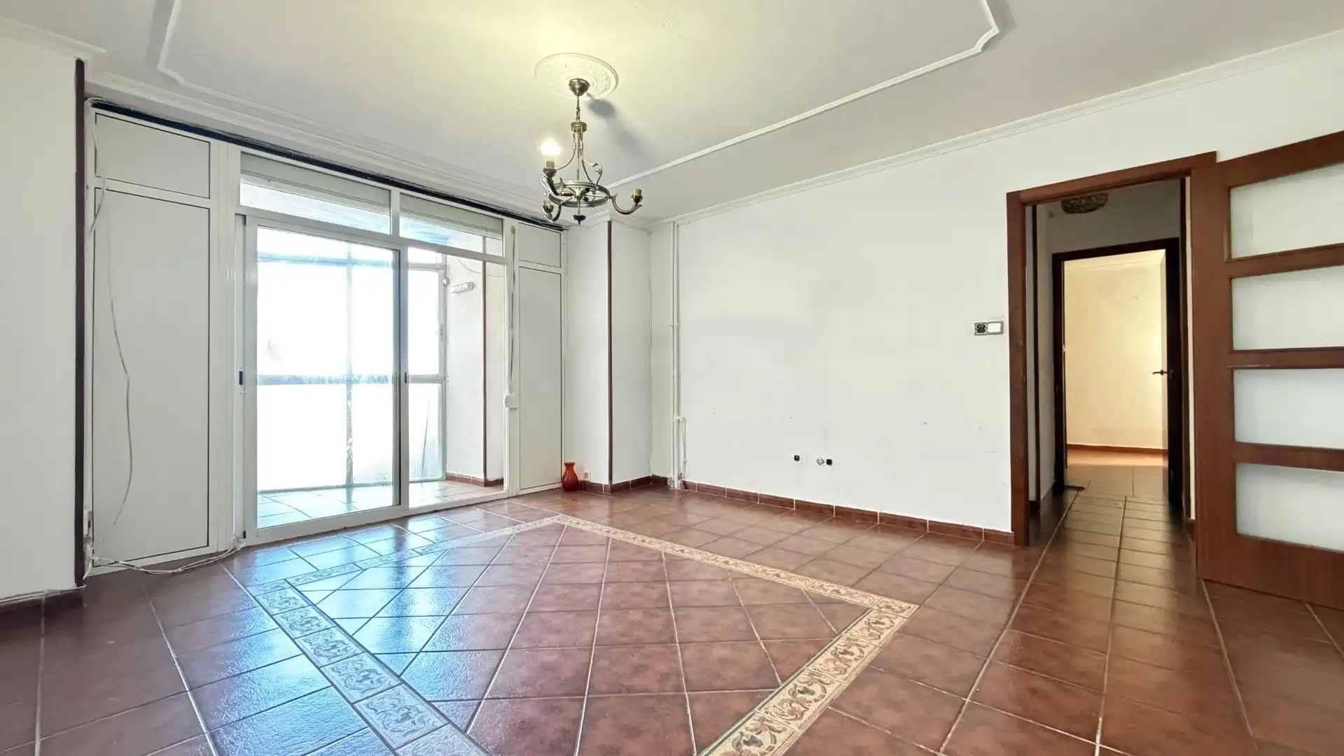 Living room of Flat for sale in Vigo   with Heating, Terrace and Balcony