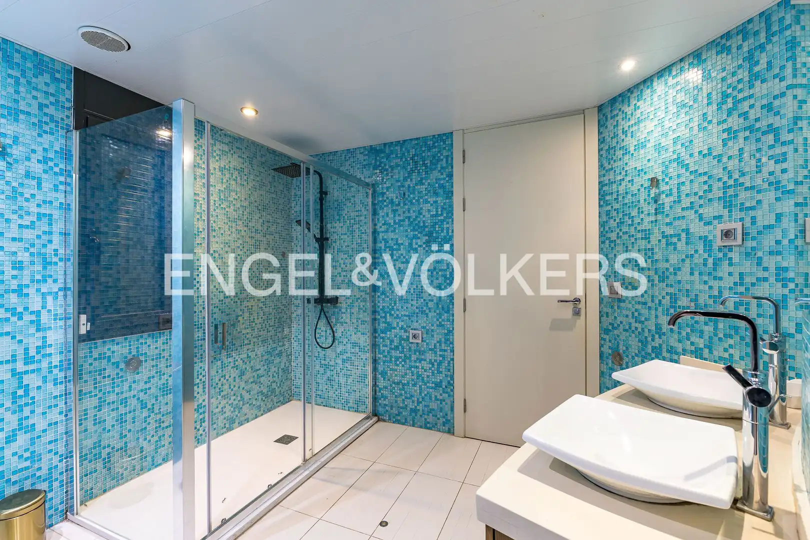 Bathroom of Houses for rent in Sitges  with Air Conditioner, Heating and Private garden