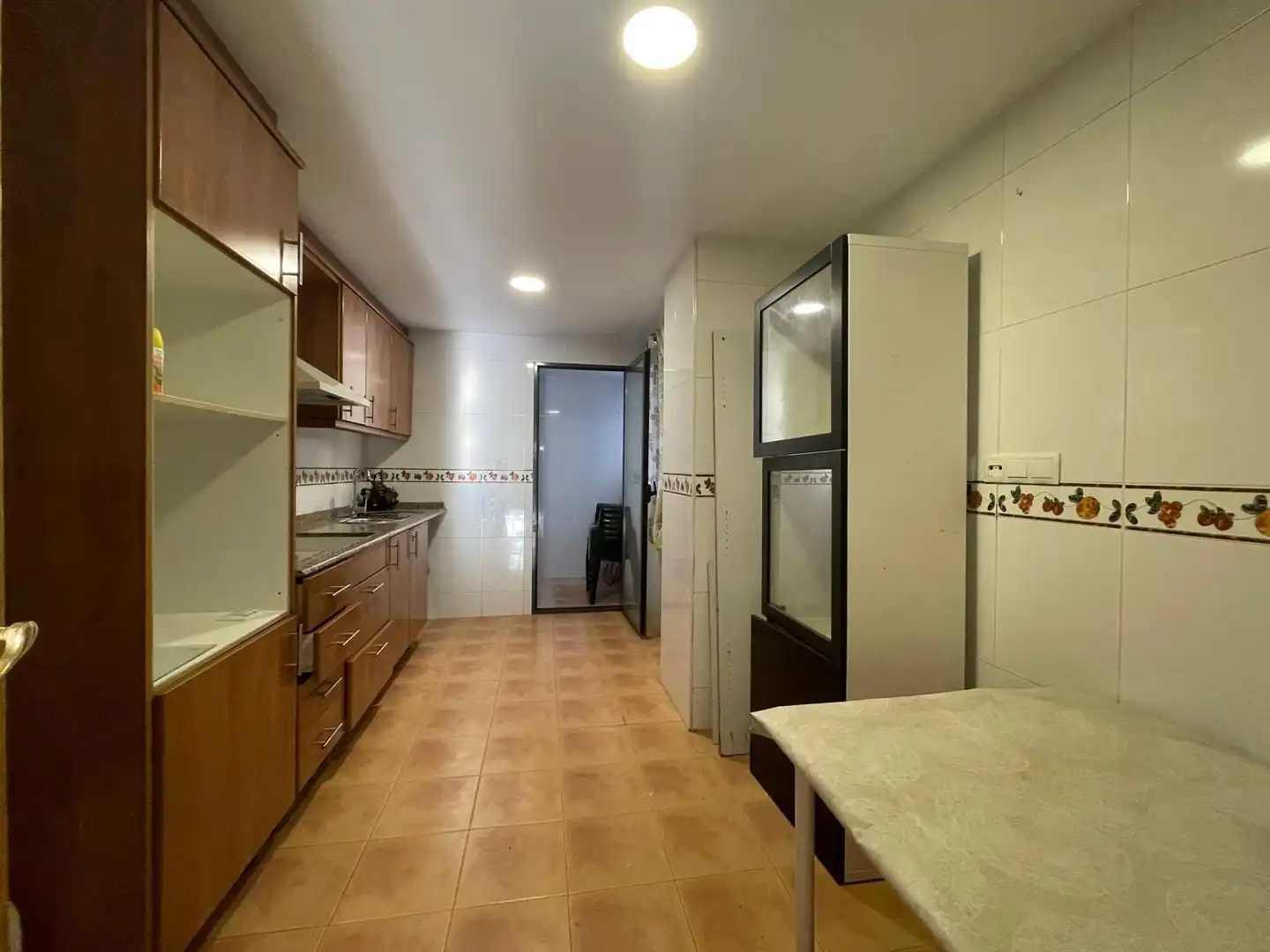 Cocina de Piso en venta en Oliva con Terraza, Trastero y Amueblado