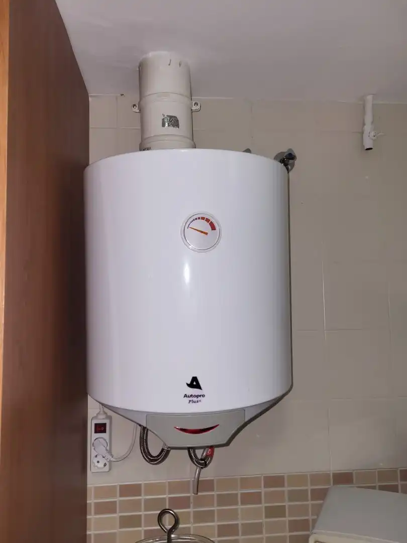 Bany de Pis de lloguer en Málaga amb Aire condicionat, Terrassa i Piscina
