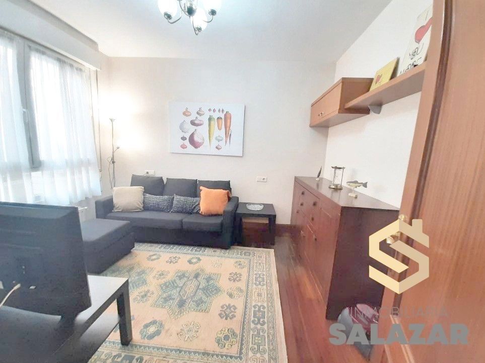 Living room of Flat to rent in Bilbao   with Heating