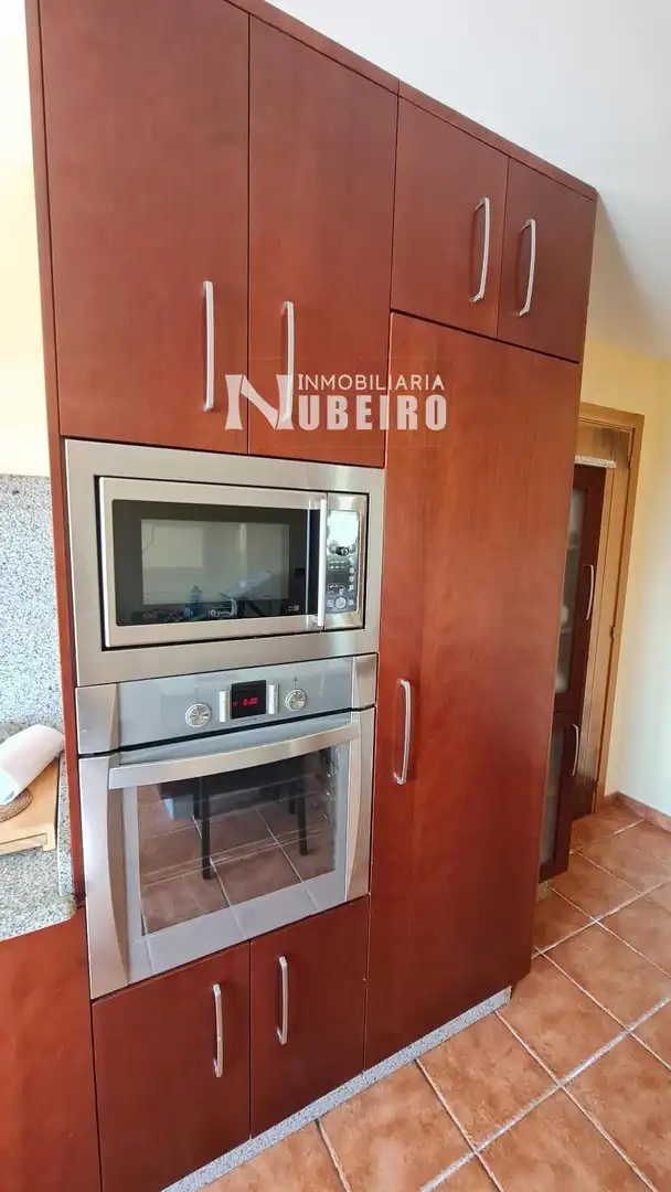 Cuina de Casa o xalet en venda en Lugo amb Calefacció i Moblat