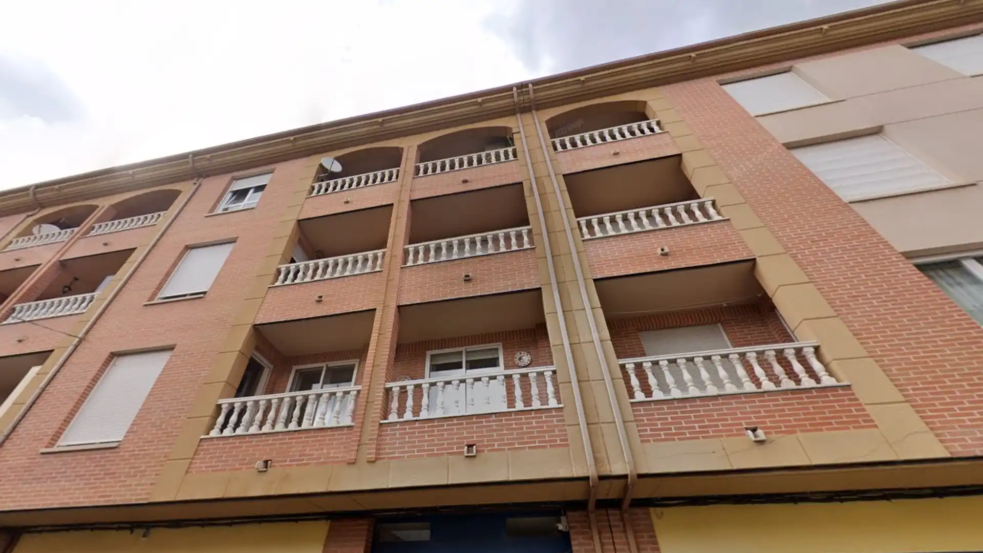 Exterior view of Garage for sale in La Bañeza 