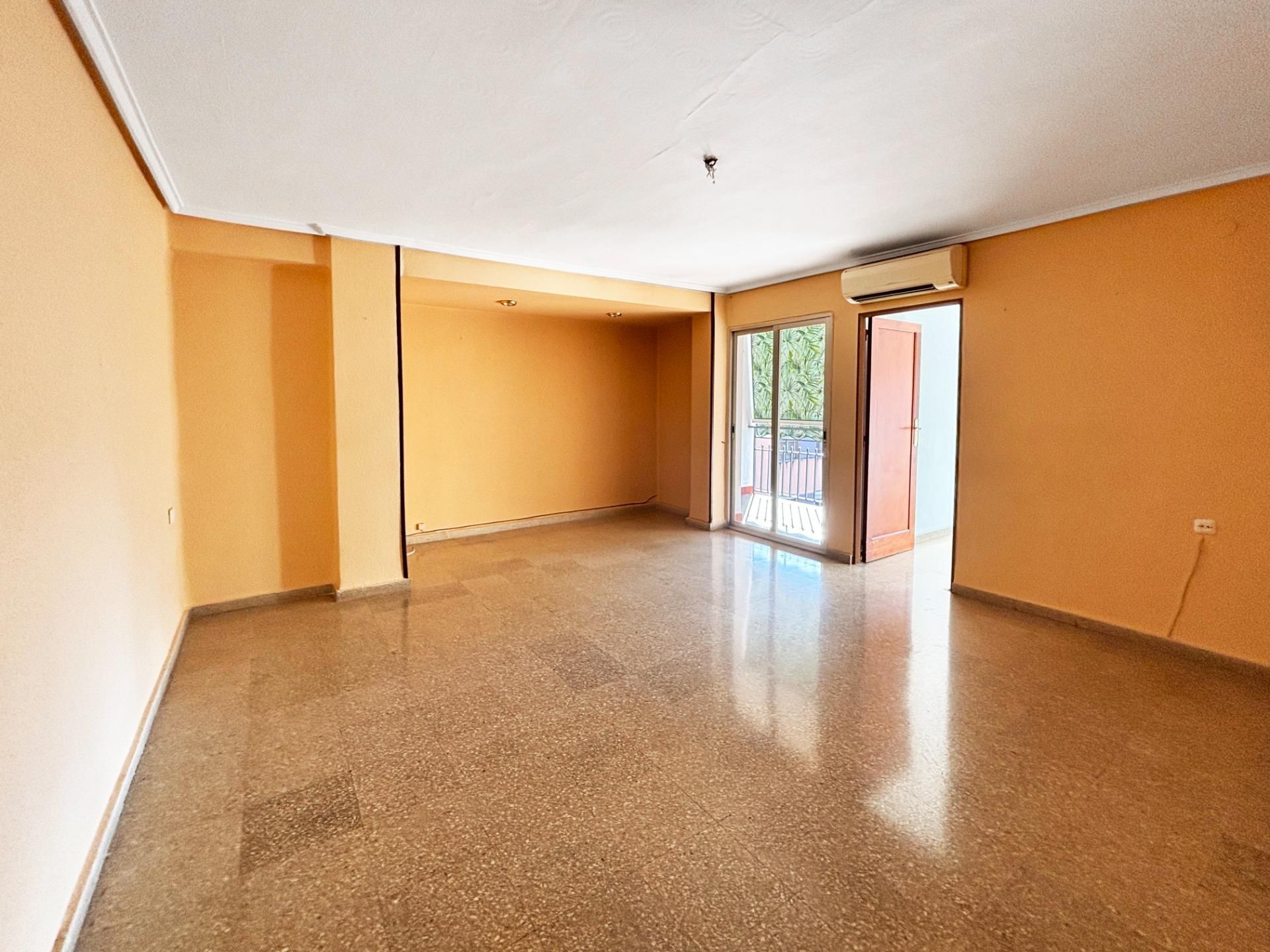 Sala de estar de Piso en venta en  Valencia Capital con Aire acondicionado y Balcón