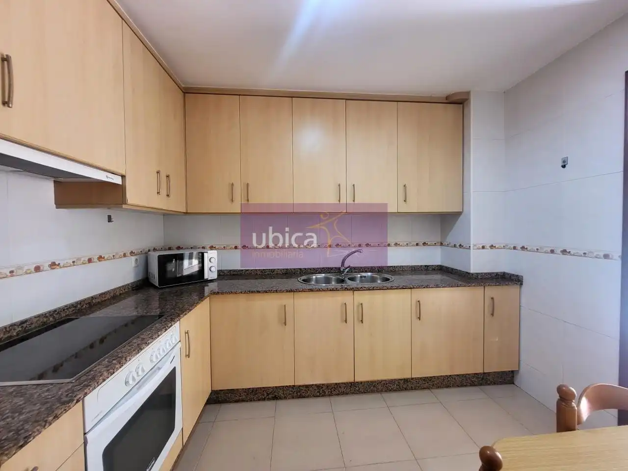 Cuina de Pis en venda en Vigo  amb Calefacció, Parquet i Terrassa