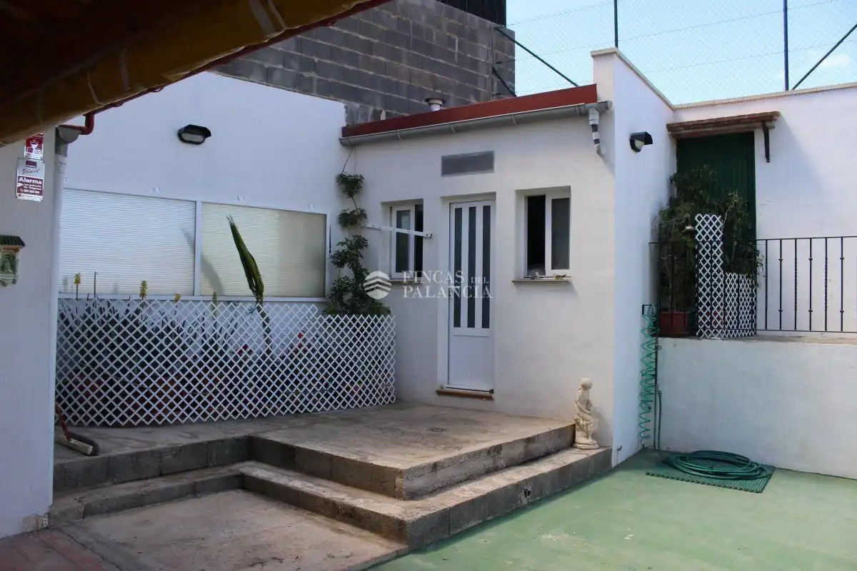 Vista exterior de Casa o chalet en venta en Soneja con Aire acondicionado, Trastero y Piscina