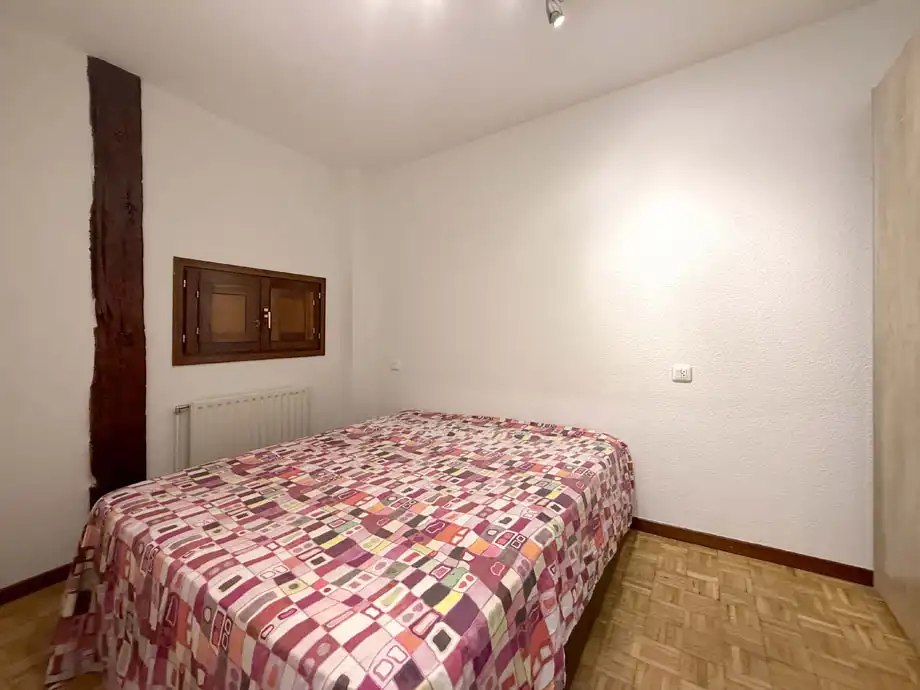 Dormitori de Pis en venda en Vitoria - Gasteiz amb Calefacció, Traster i Moblat