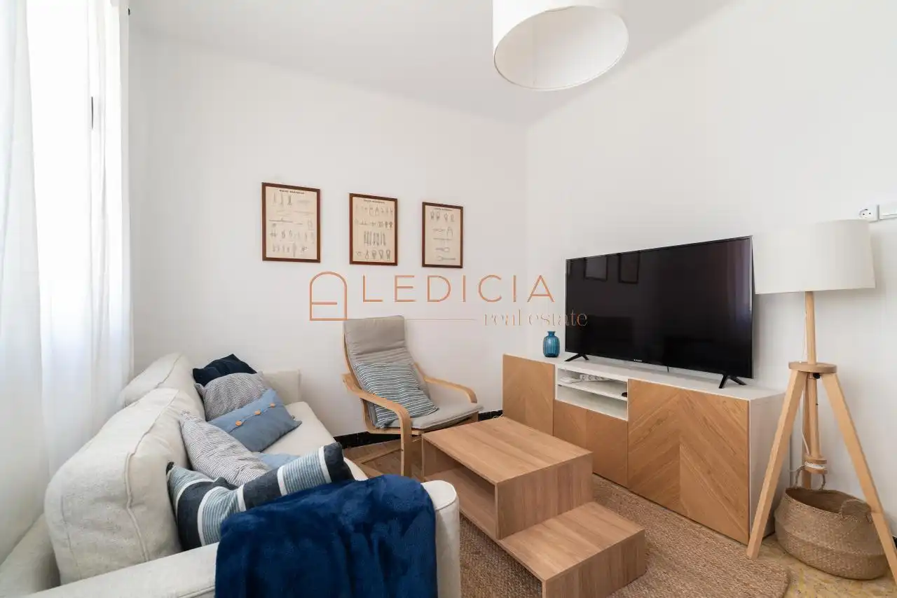 Sala d'estar de Casa o xalet de lloguer en Cangas  amb Calefacció, Jardí privat i Parquet