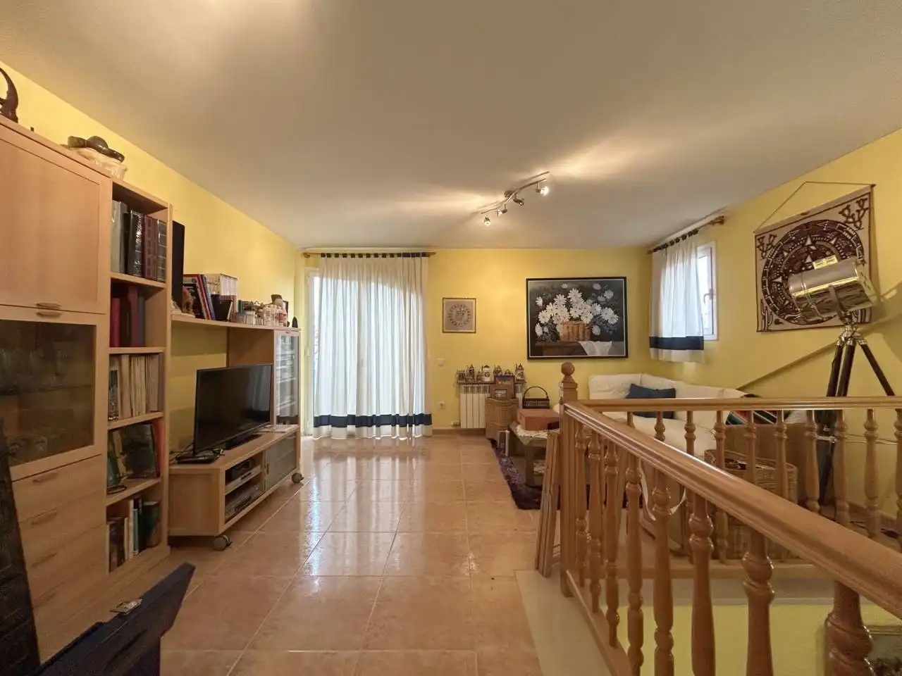 Sala d'estar de Casa o xalet en venda en Cubelles amb Terrassa i Piscina comunitària