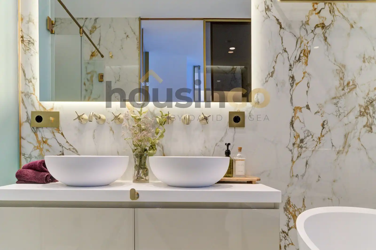 Bathroom of Flat for sale in Madrid  with Air Conditioner, Heating and Terrace