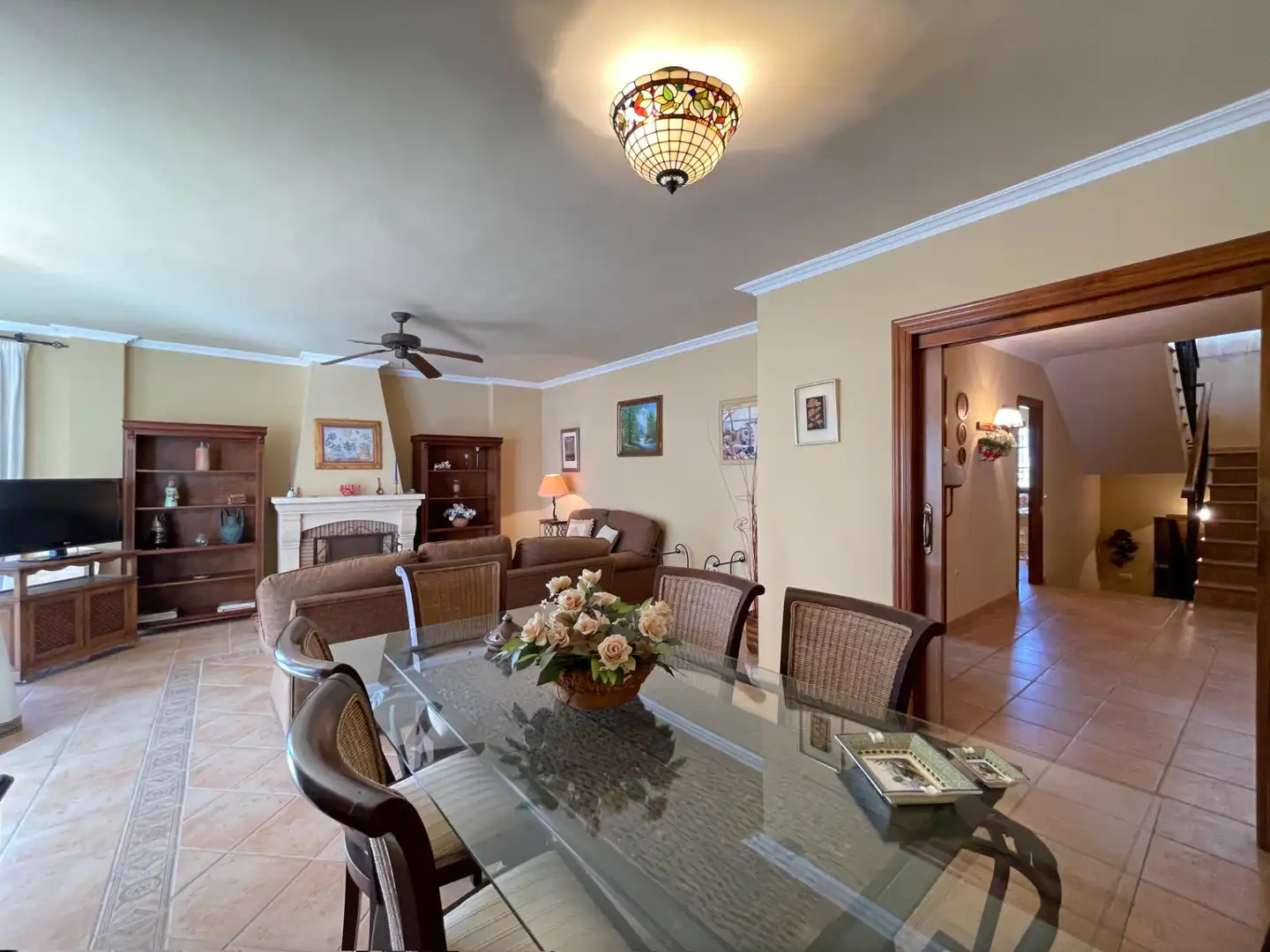Sala d'estar de Casa o xalet en venda en Alhaurín de la Torre amb Aire condicionat, Calefacció i Jardí privat