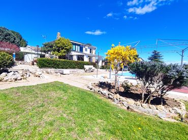 Chalet con piscina en venta en Calle Fuentelaencina 1285