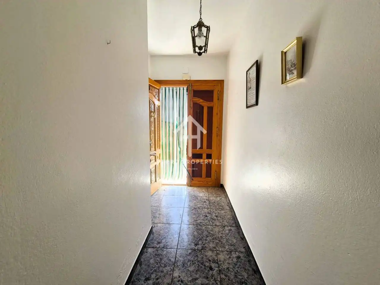 Houses for sale in Iznájar  with Private garden, Terrace and Furnished
