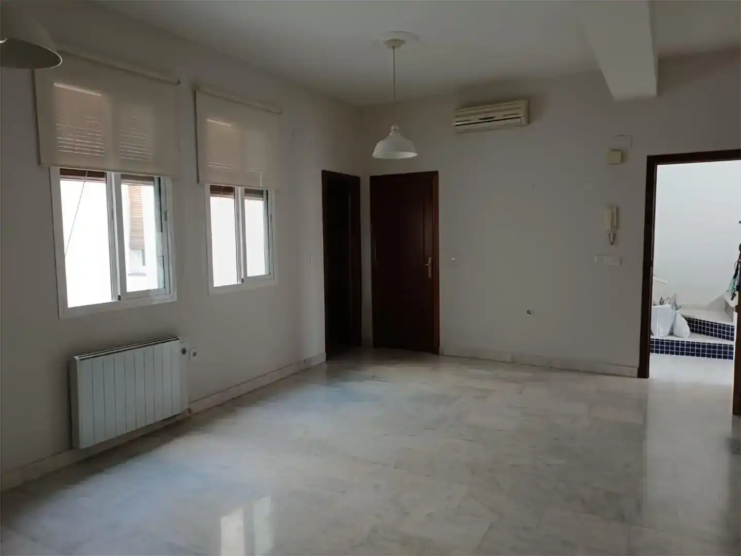 Sala d'estar de Pis en venda en Cantillana amb Aire condicionat i Balcó