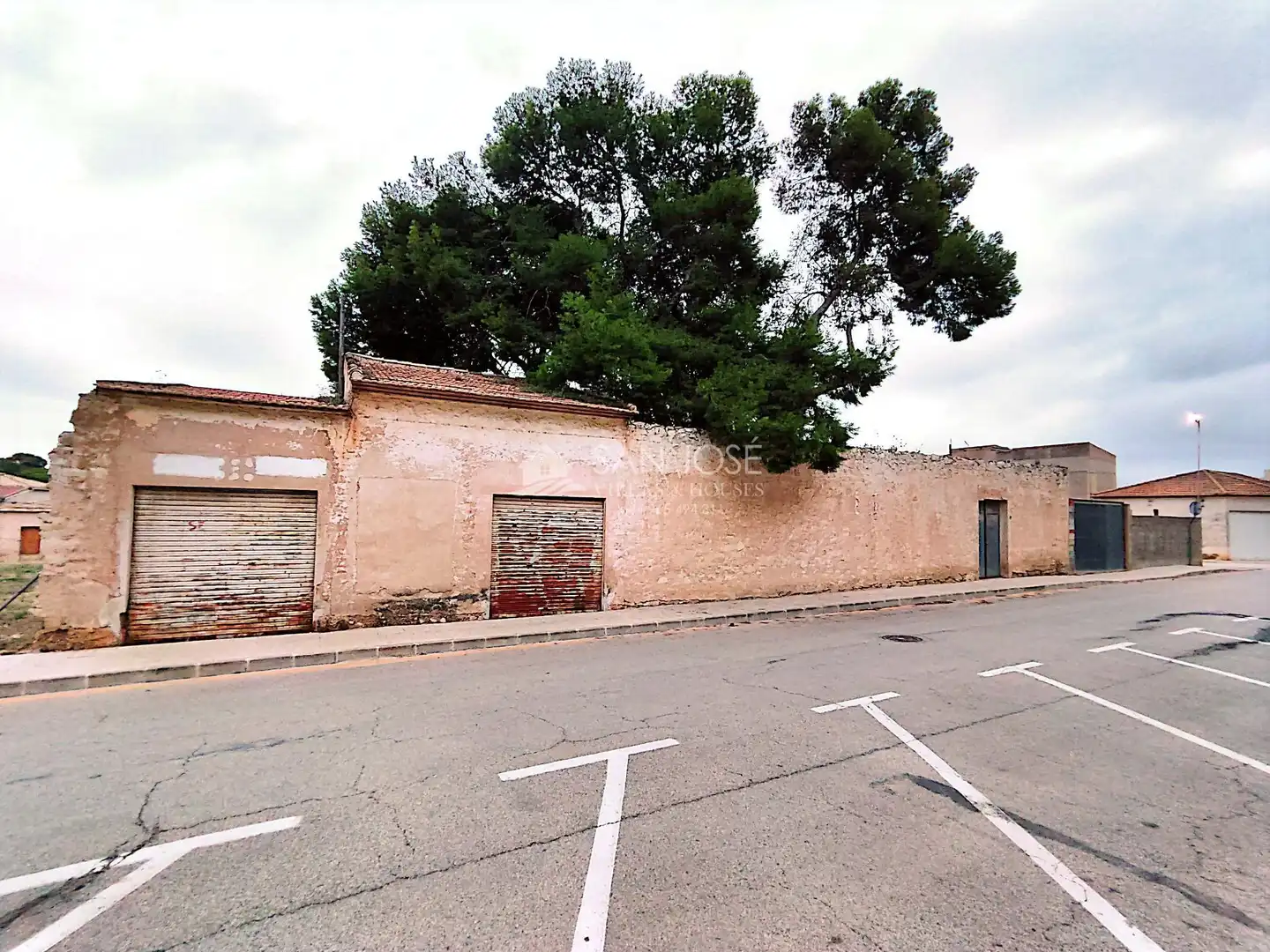 Vista exterior de Casa o xalet en venda en La Romana amb Calefacció, Terrassa i Traster